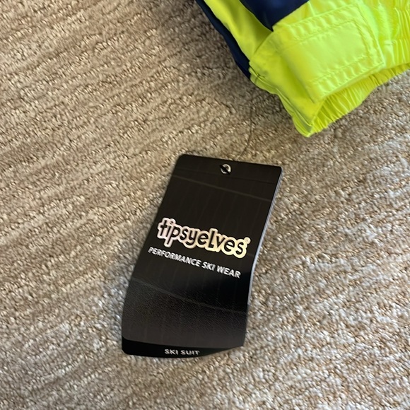 Tipsy elves XXL men’s snowsuit - Picture 4 of 7